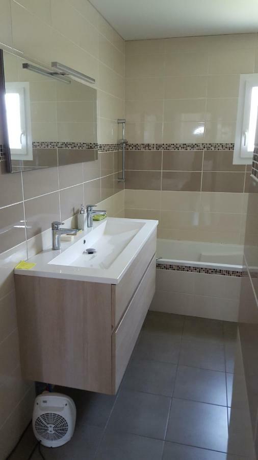 Villa Du Pic Vert 105M2 , 4 Chambres De Plain-Pied Avec Piscine A Montfaucon Montfaucon  ภายนอก รูปภาพ
